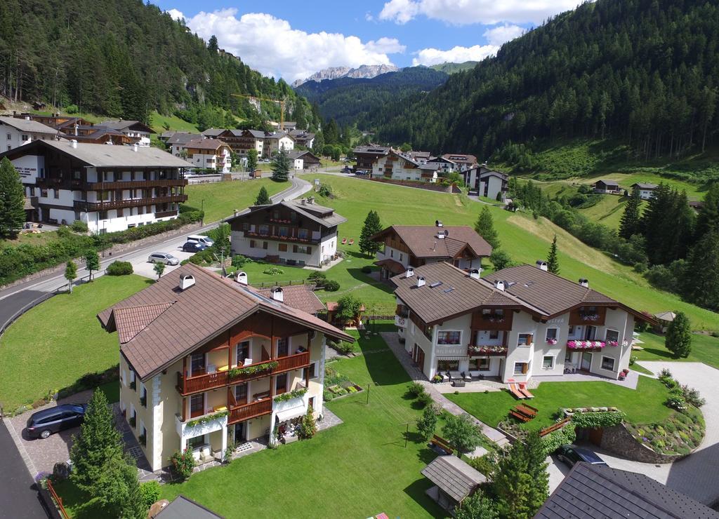 Apartments Vaiolet Santa Cristina Val Gardena Екстериор снимка