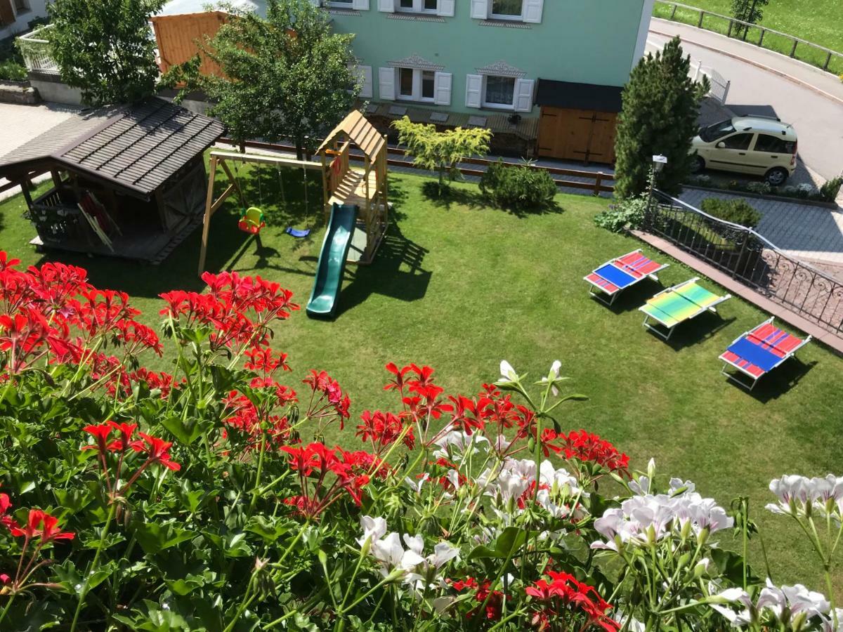 Apartments Vaiolet Santa Cristina Val Gardena Екстериор снимка