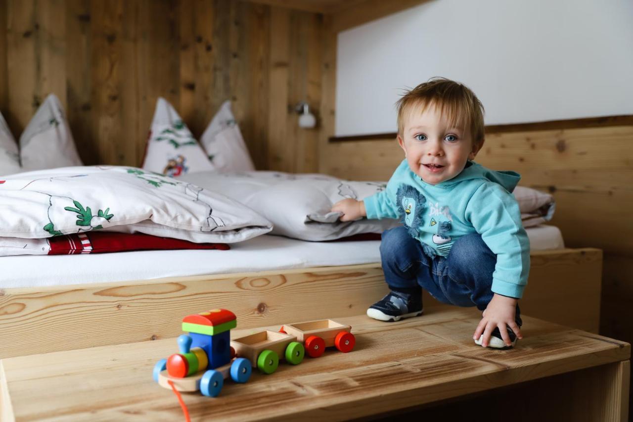 Apartments Vaiolet Santa Cristina Val Gardena Екстериор снимка